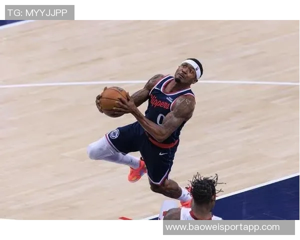 比尔谈球队表现差异反弹战胜太阳27分展现努力程度 比尔谈球队表现差异反弹战胜太阳27分展现努力程度