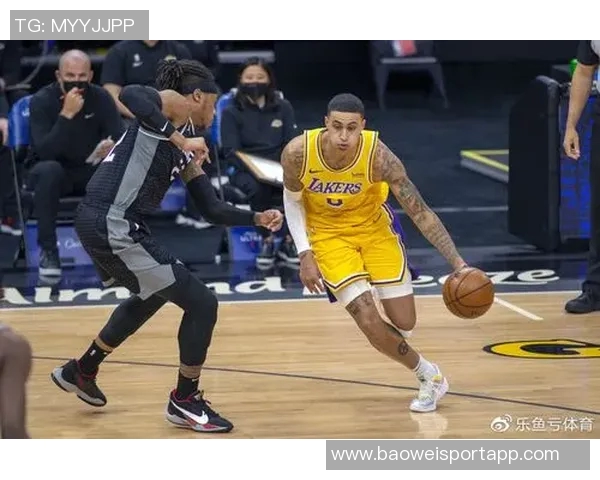 乔约翰逊谈克莱现状认为他需要队友帮助以找回状态